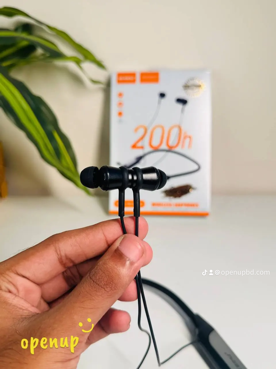 200h Regrsi RE-NY060 Wireless Neckband-2