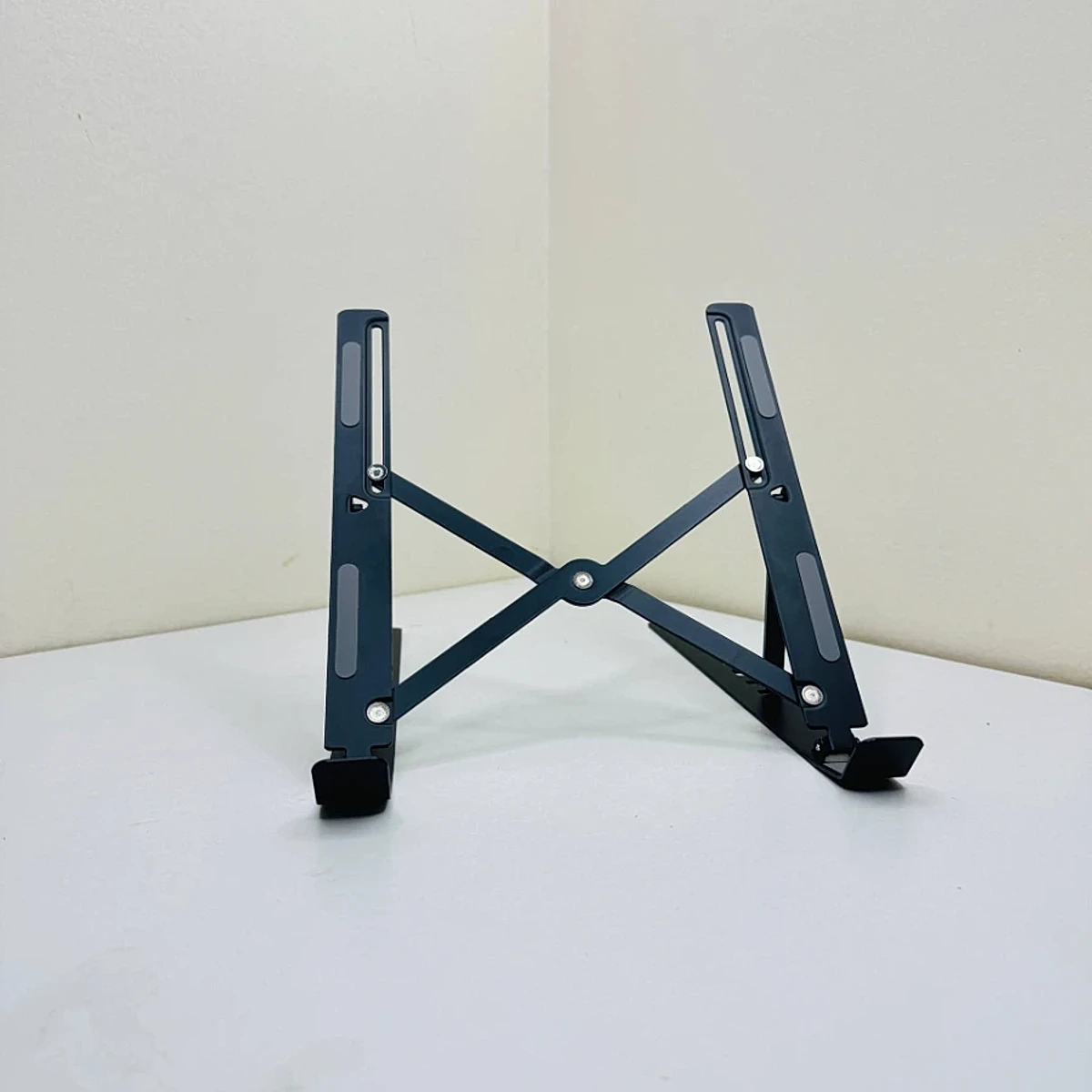 Laptop Stand Aluminum Alloy Adjustable Multi-angle Laptop Stand 10-17 inch Tab Notebook laptop stand